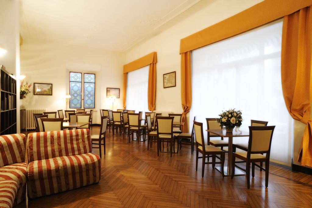 Hotel Alfieri 알라시오 외부 사진