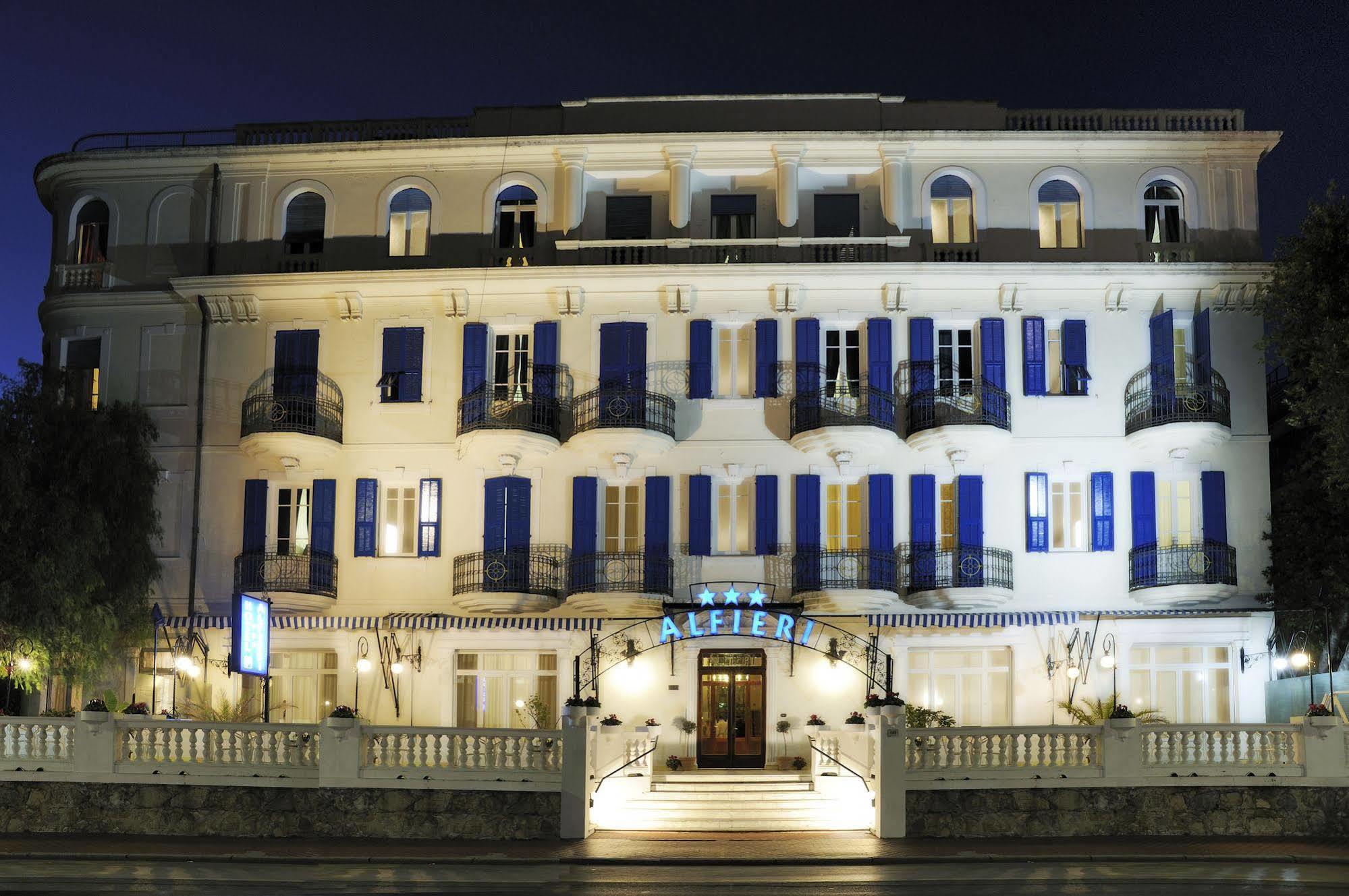 Hotel Alfieri 알라시오 외부 사진